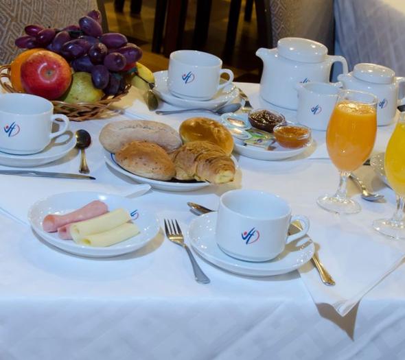 Service de restauration et bar Hotel VIP Inn Berna Lisboa Service de restauration et bar Hotel VIP Inn Berna Lisboa