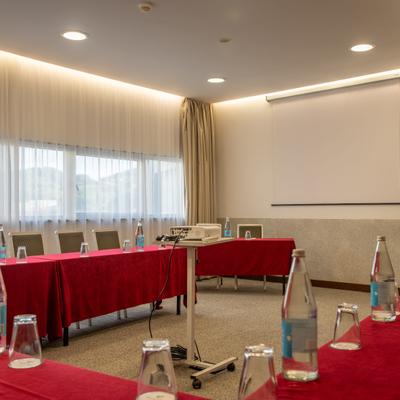Sala de reuniones VIP Executive Azores Hotel Ponta Delgada Sala de reuniones VIP Executive Azores Hotel Ponta Delgada